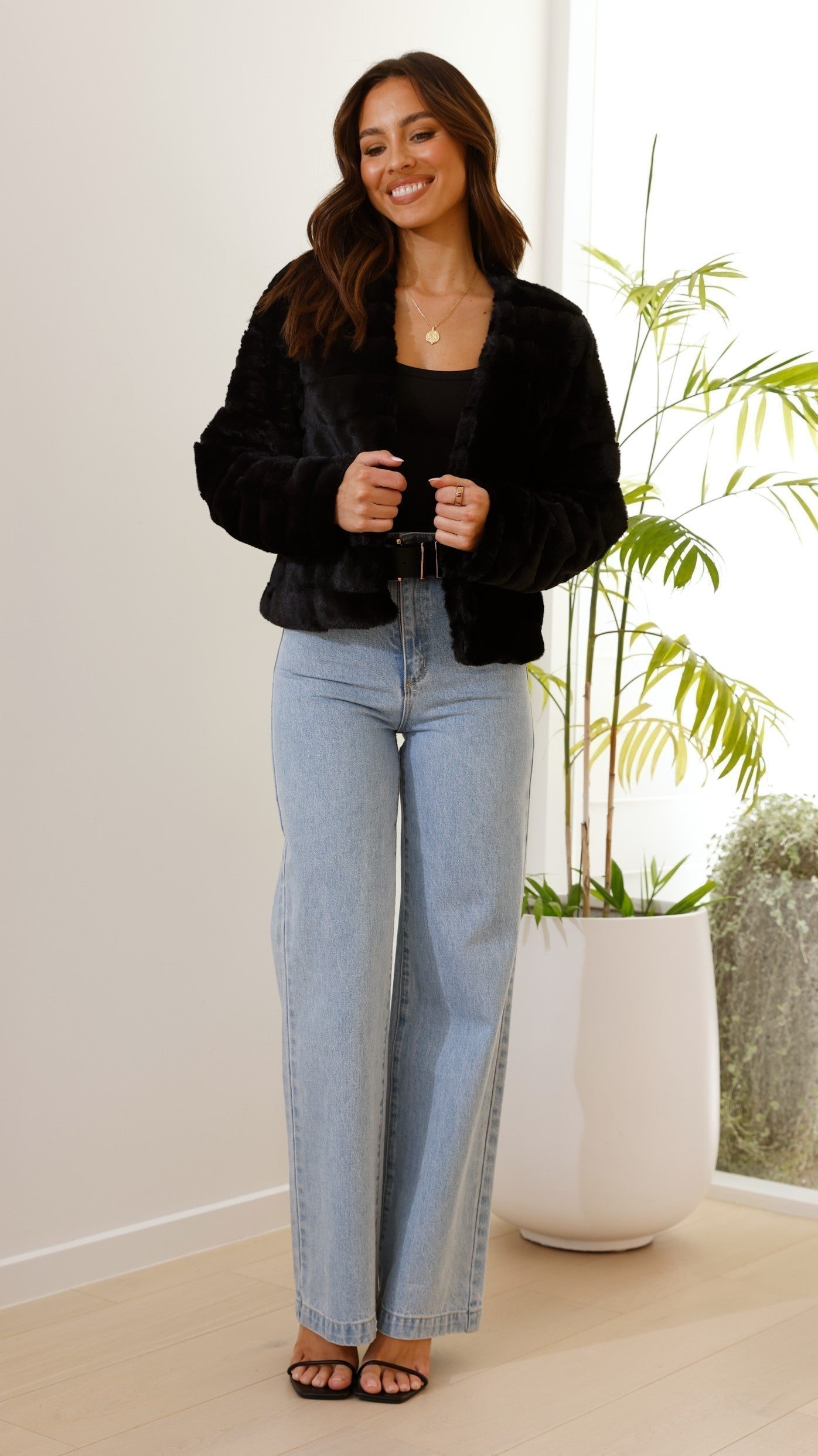 Emily - Women's Cropped Stylish Lightweight Jacket