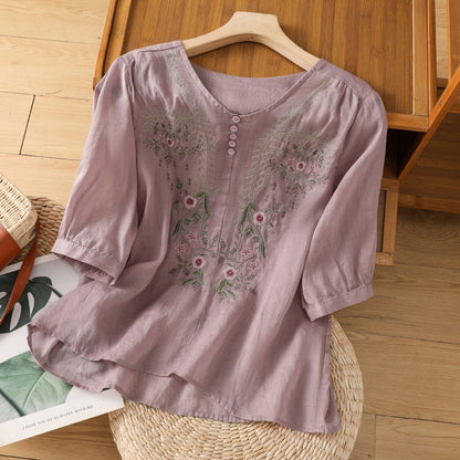 Nadine | Floral relaxed blouse with delicate vintage-inspired embroidery