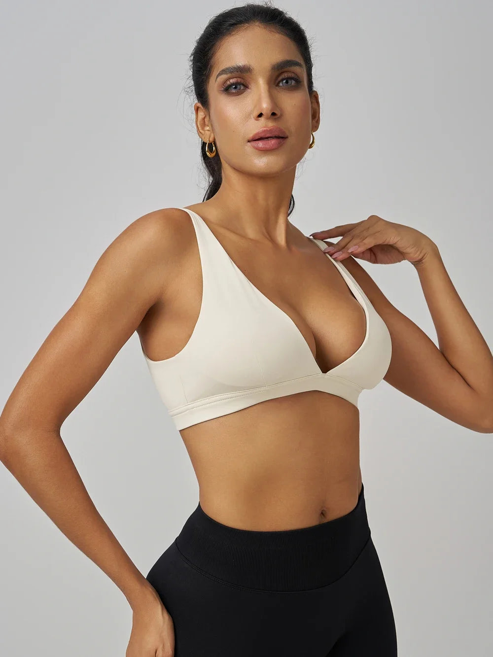 Minimalist Sports Bra V-Neck Padded Gym Crop Top with Open Back for Active Workouts Comfortable Women's Top Milanni Fashion Beige L