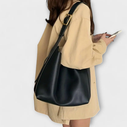 Karla | Women's Shoulder Bag in classic Style