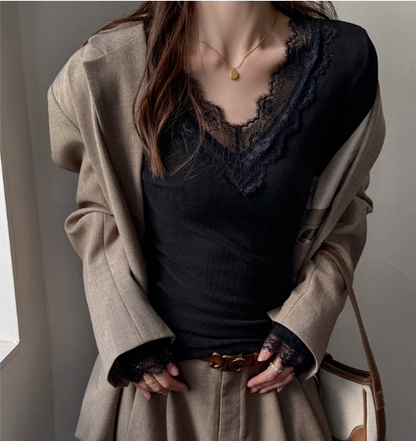 Joanna | Women's Langarm Knopf Spitzen Top with V-Neck