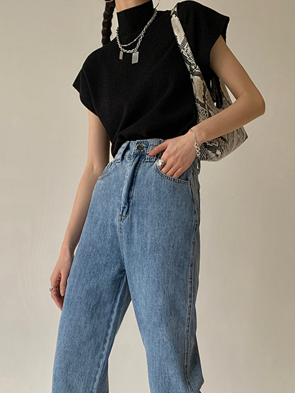 Noira | Mock-Neck Sleeveless Top
