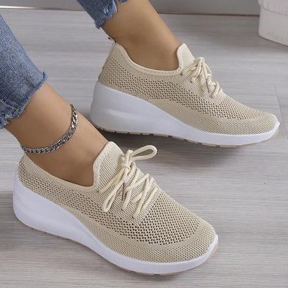 Leonie | Women's Lightweight Comfortable Supportive Sneaker
